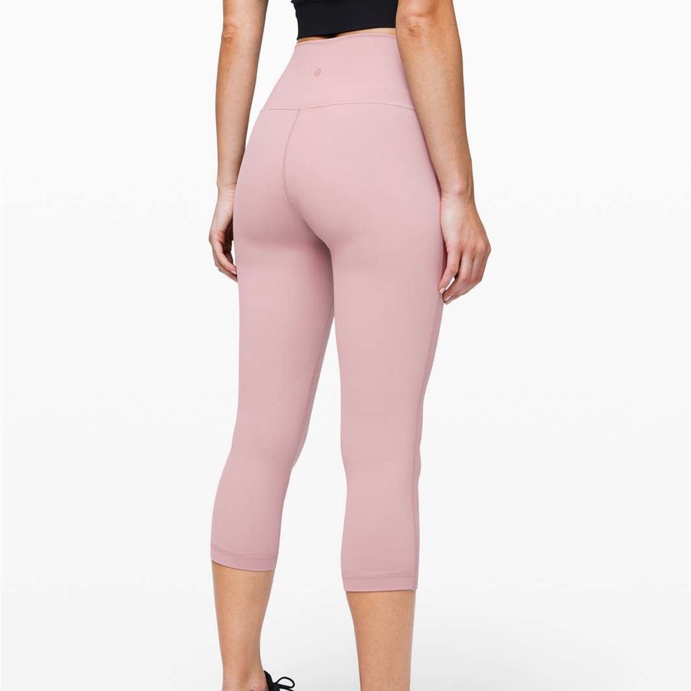 Lululemon Wunder Under Crop (High-Rise) *Full-On Luxtreme 21"
Smoky Blush